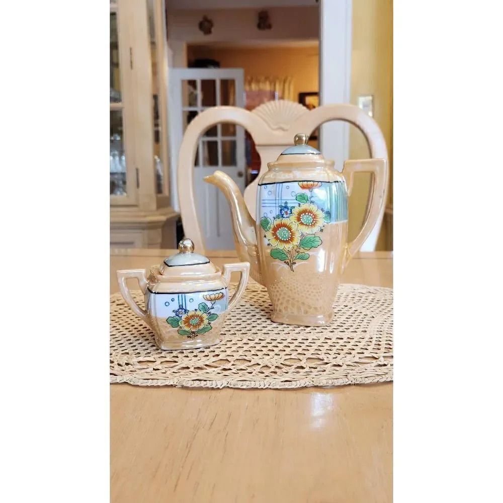 Thailand Teapot and sugar bowl tan with sunflowers